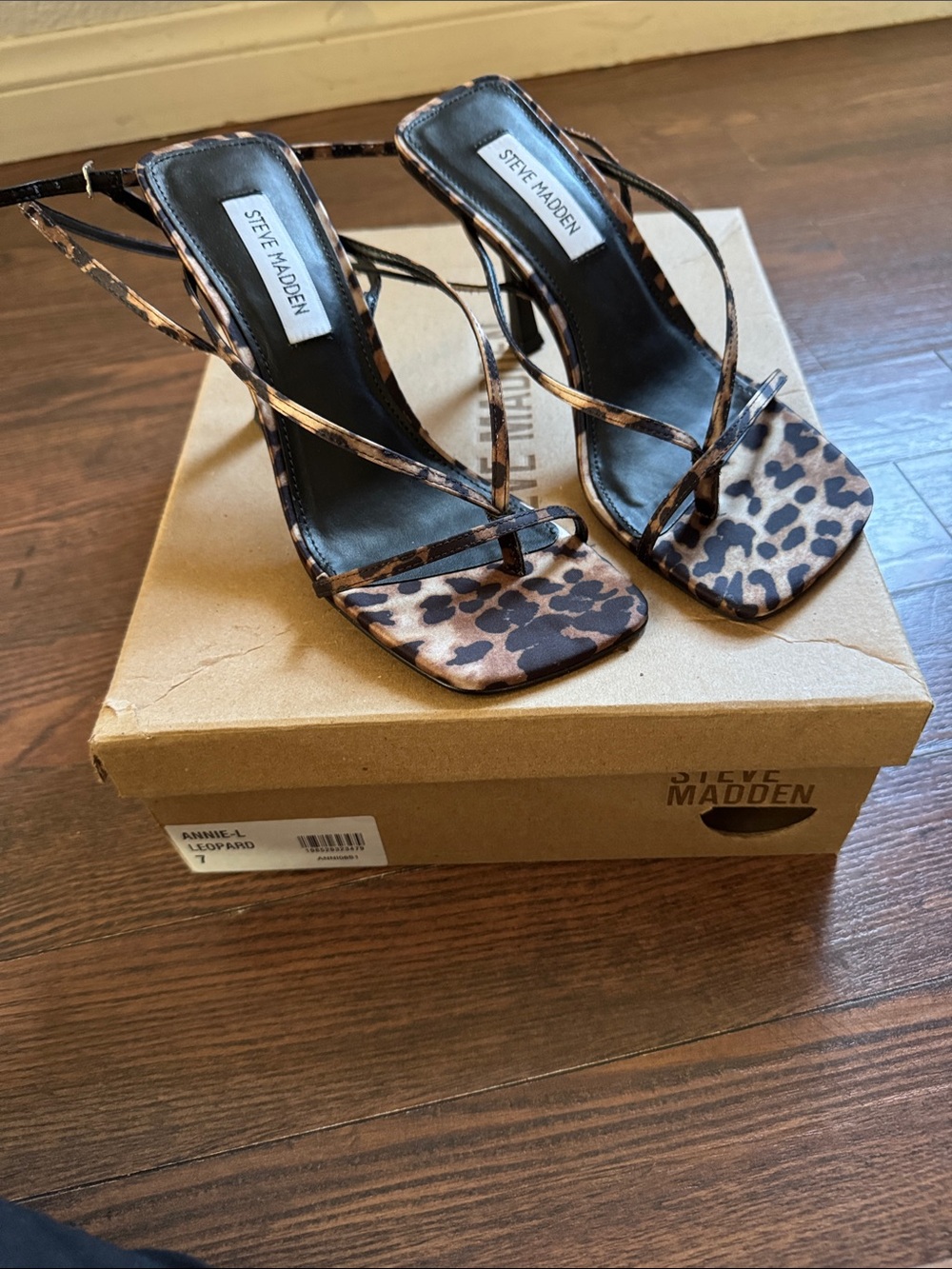 NWT-Steve Madden Leopard Print Strappy Ankle‑Tie Heeled Sandals - Black & Brown - Picture 2 of 6